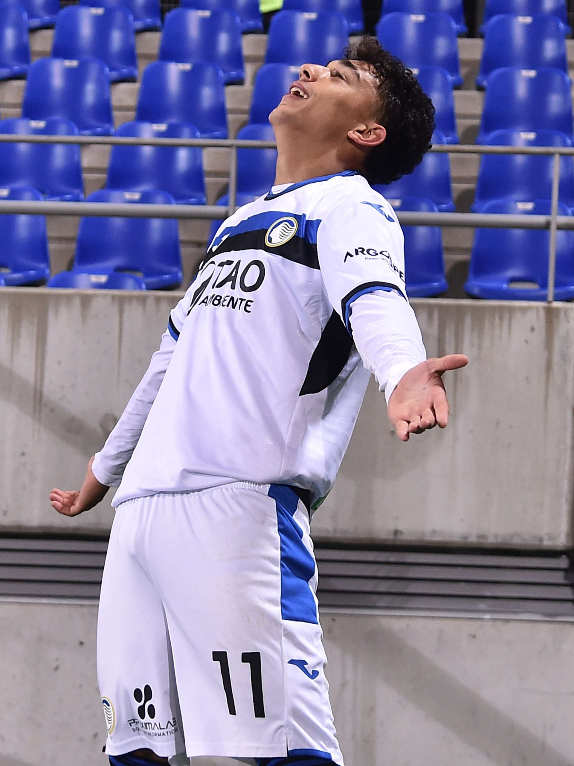 image: Vavassori Dominic goal 1-3 esultanza - Playoff - AlbinoLeffe vs Atalanta U23 07-05-2025 160